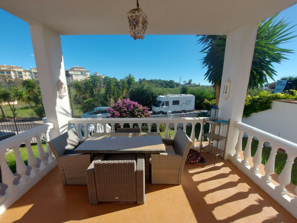 Detached Villa La Duquesa Málaga - image 2