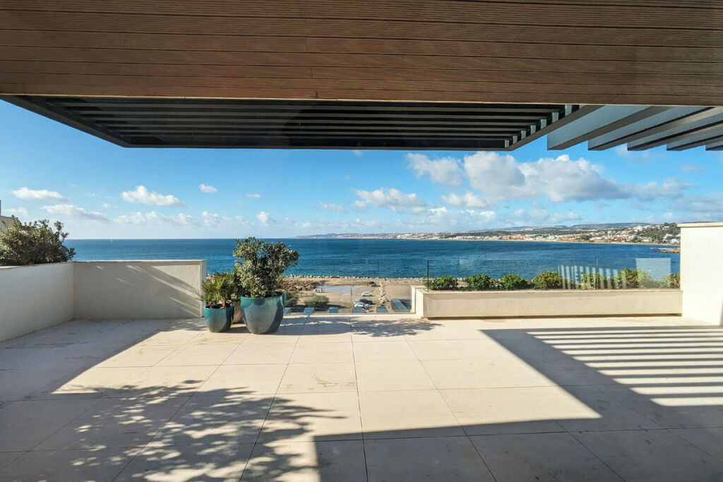 Middle Floor Apartment Estepona Málaga - image 2