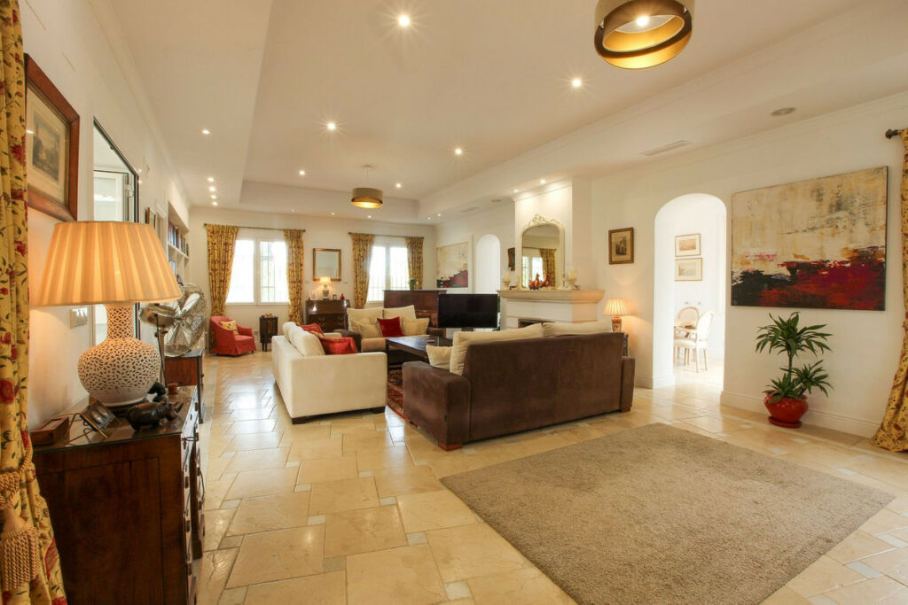 Detached Villa Sotogrande Cádiz - image 2