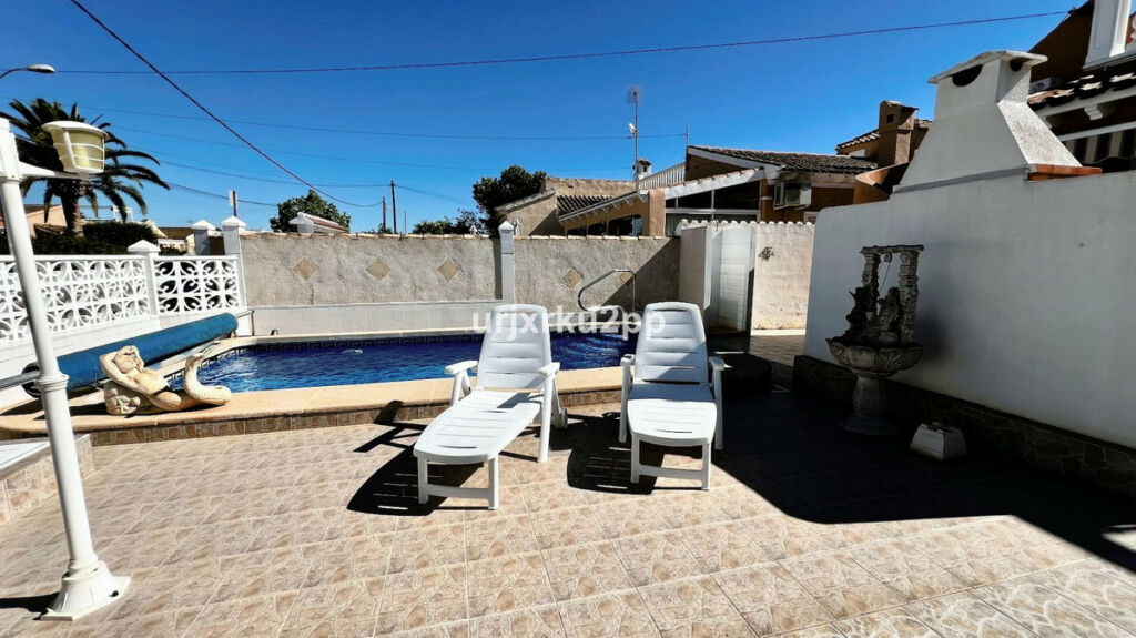 Detached Villa Playa Flamenca Alicante - image 2