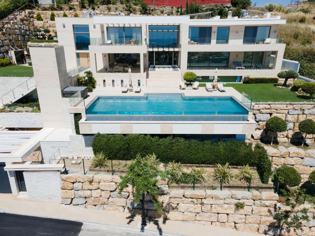 Detached Villa Benahavís Málaga - image 2