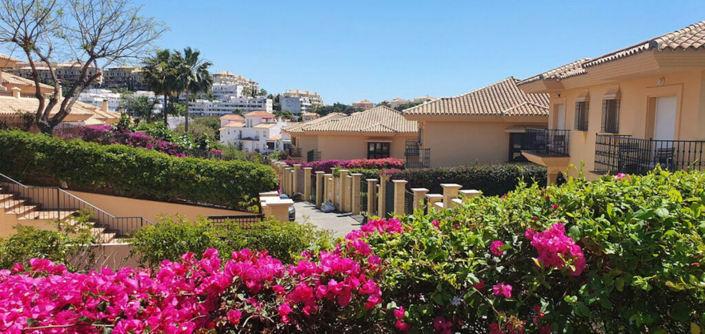 Semi-Detached House Riviera del Sol Málaga - image 2