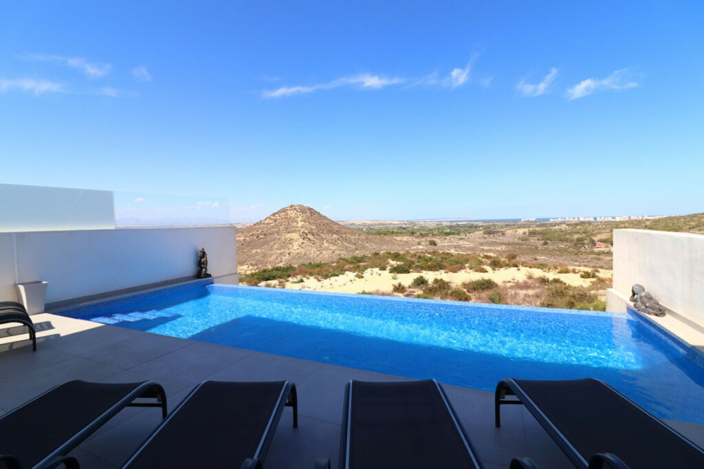 Detached Villa Pueblo Lucero Alicante - image 2