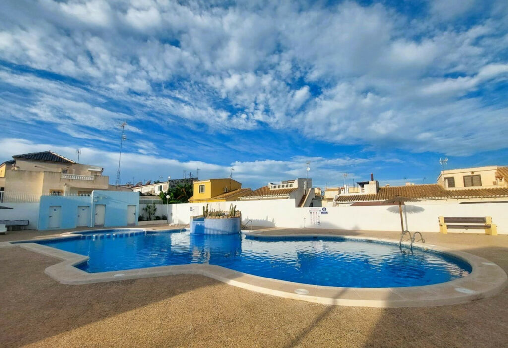 Townhouse Torrevieja Alicante - image 2