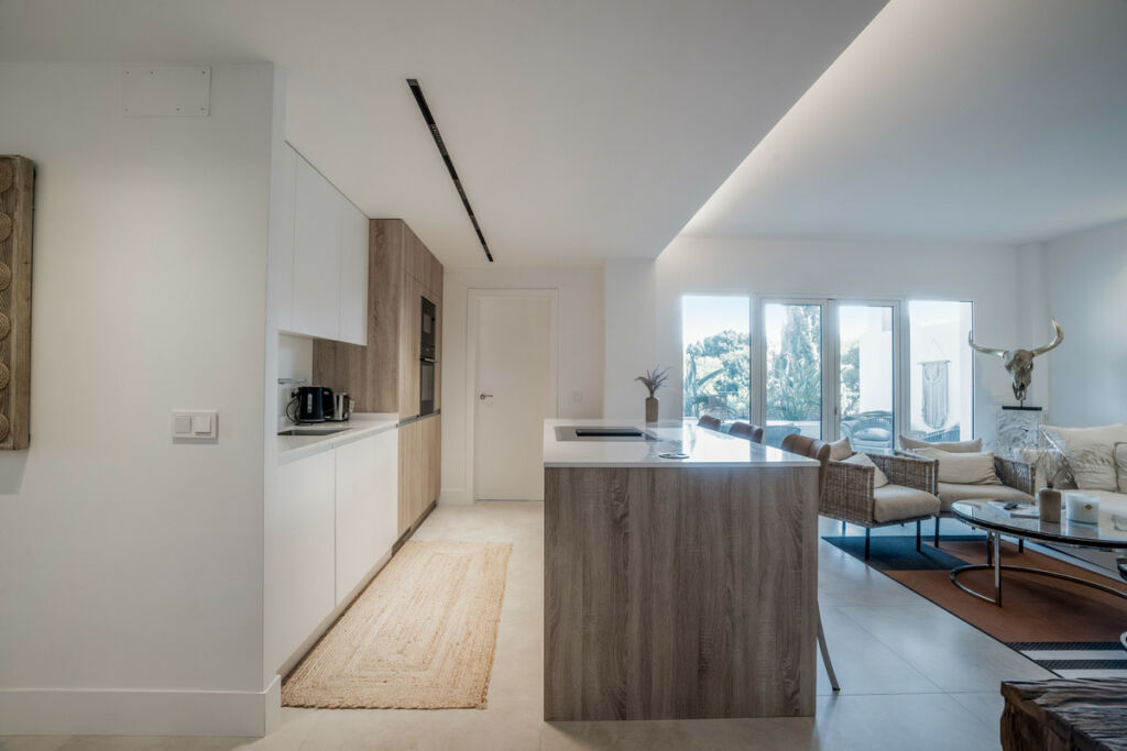 Penthouse Nueva Andalucía Málaga - image 3