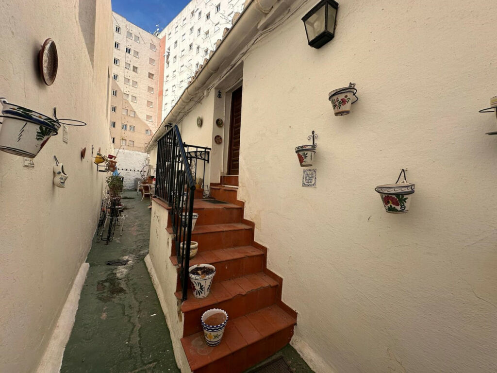 Detached Villa Marbella Málaga - image 2
