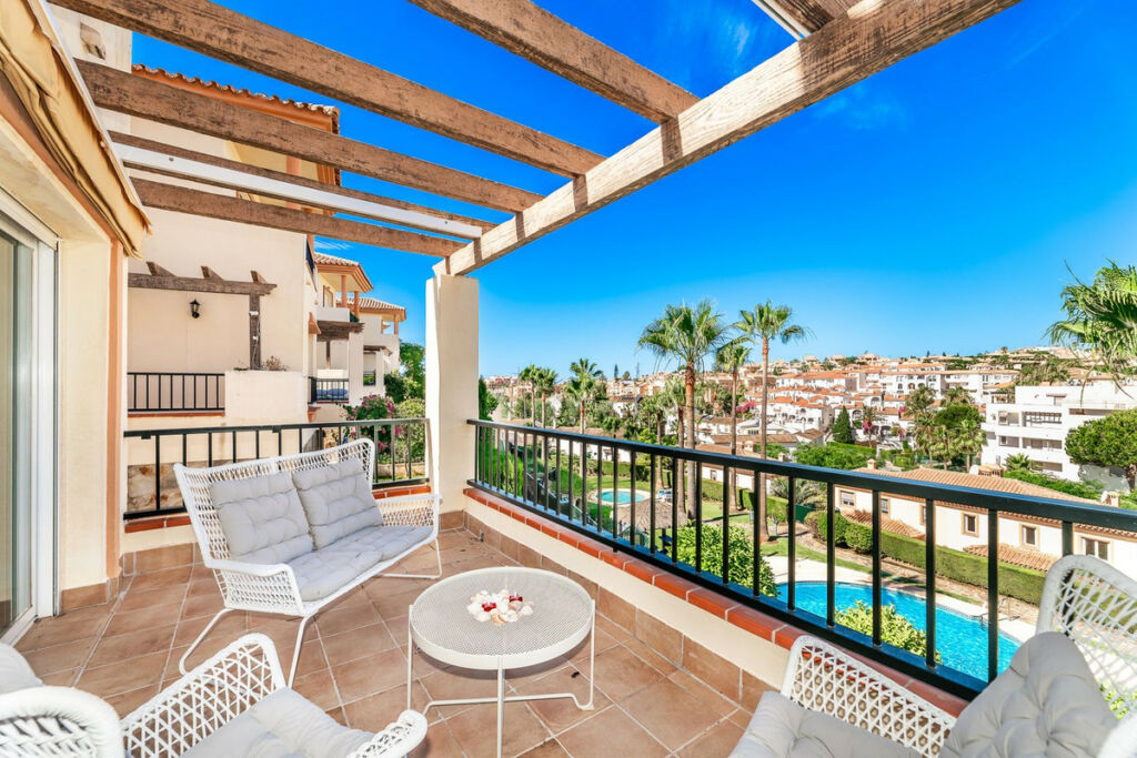 Detached Villa Riviera del Sol Málaga - image 2