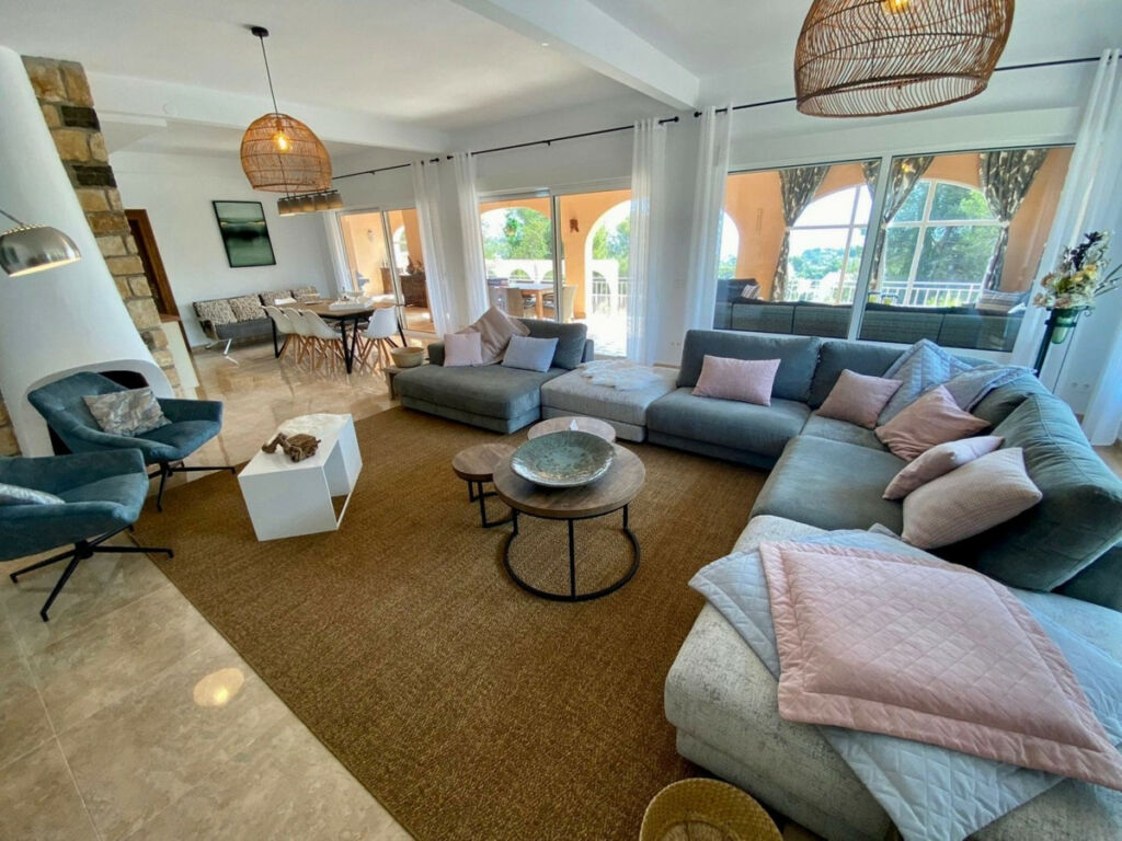 Detached Villa La Fustera Alicante - image 2
