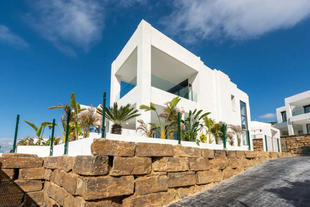 Detached Villa San Roque Cádiz - image 2