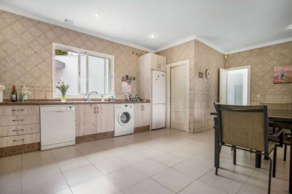 Detached Villa Sotogrande Alto Cádiz - image 2