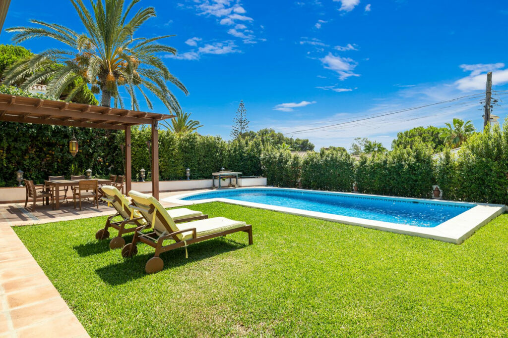 Detached Villa Marbesa Málaga - image 2