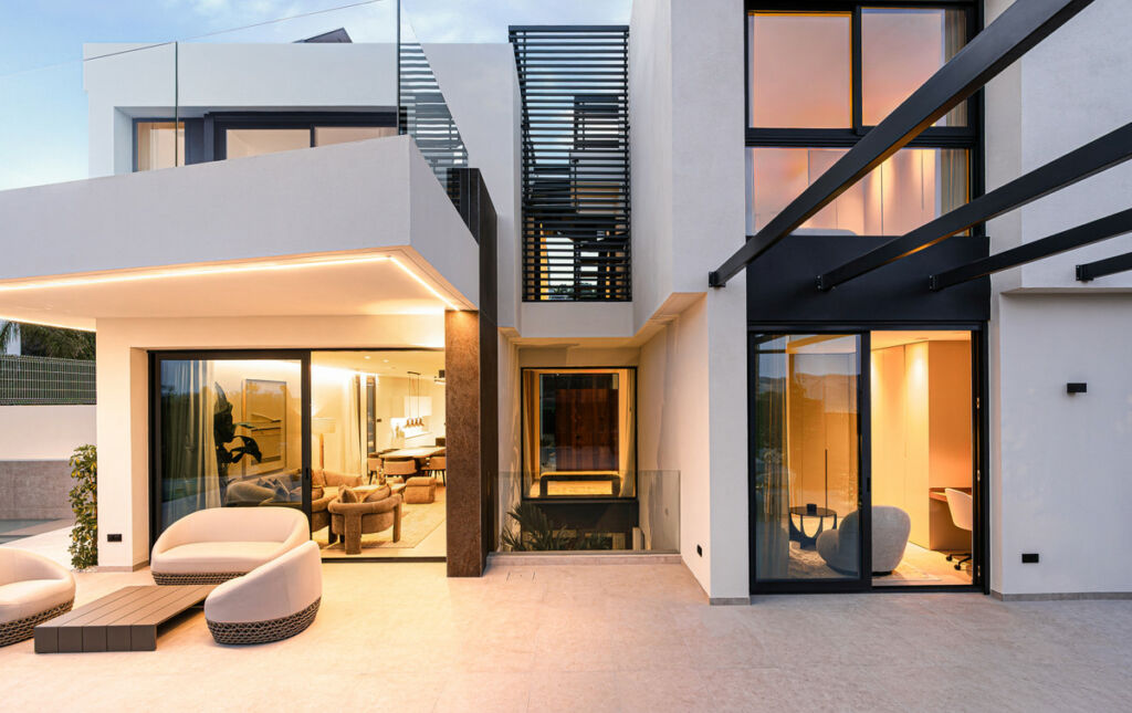Detached Villa La Nucia Alicante - image 2