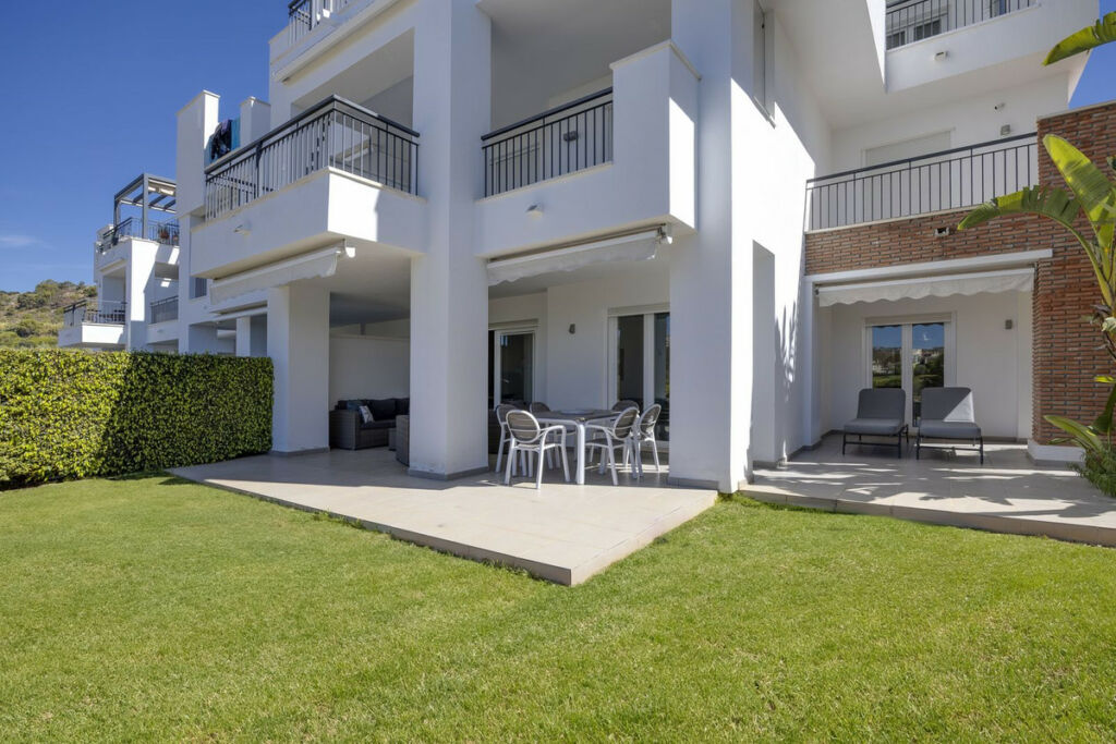 Ground Floor Apartment Los Arqueros Málaga - image 2