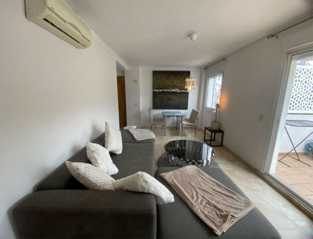 Middle Floor Apartment Benahavís Málaga - image 2