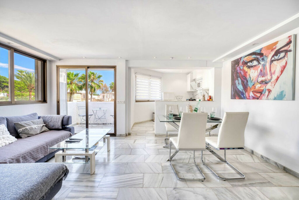 Penthouse Duplex Elviria Málaga - image 5