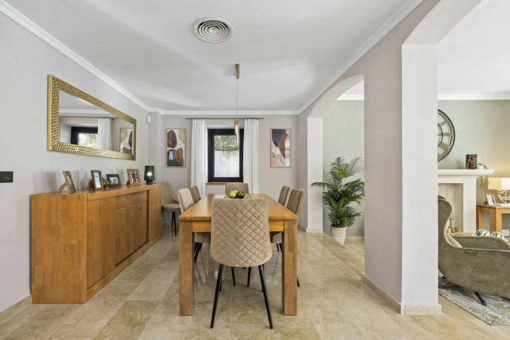 Detached Villa El Paraiso Málaga - image 20