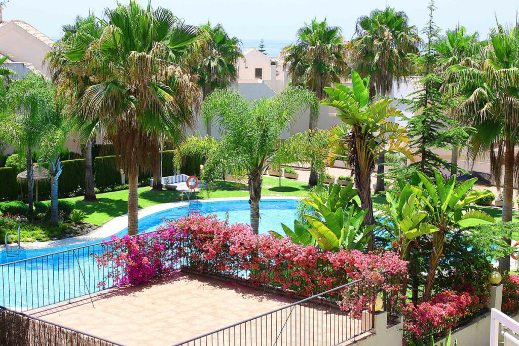 Townhouse Las Chapas Málaga - image 20