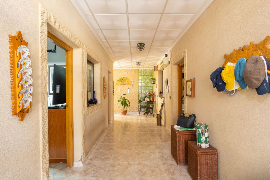 Detached Villa Los Altos Alicante - image 20