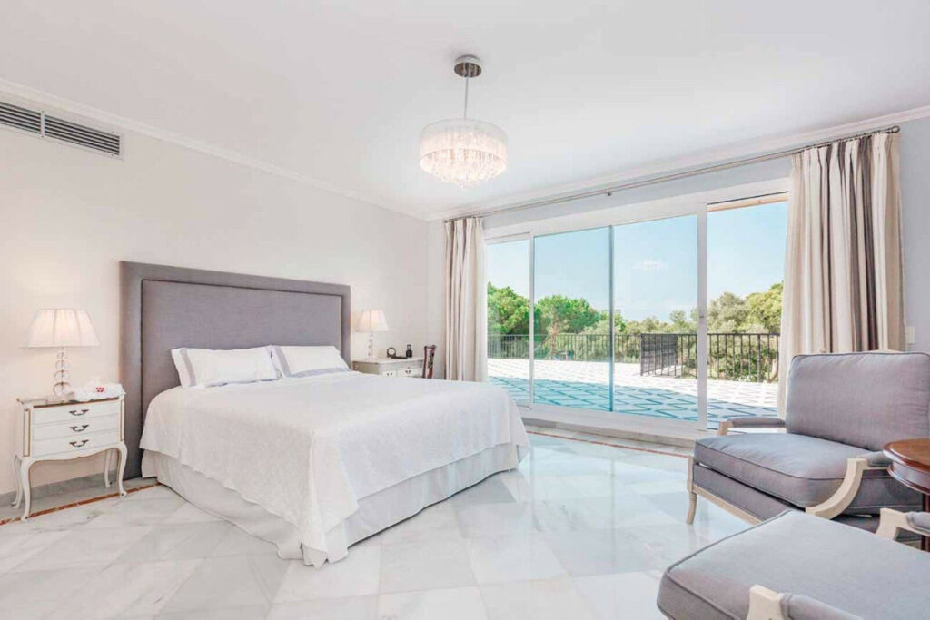 Detached Villa Río Real Málaga - image 22