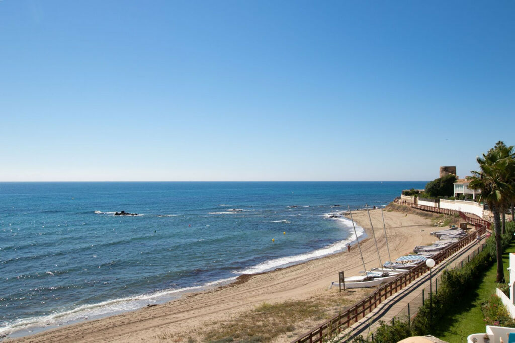 Penthouse Calahonda Málaga - image 20