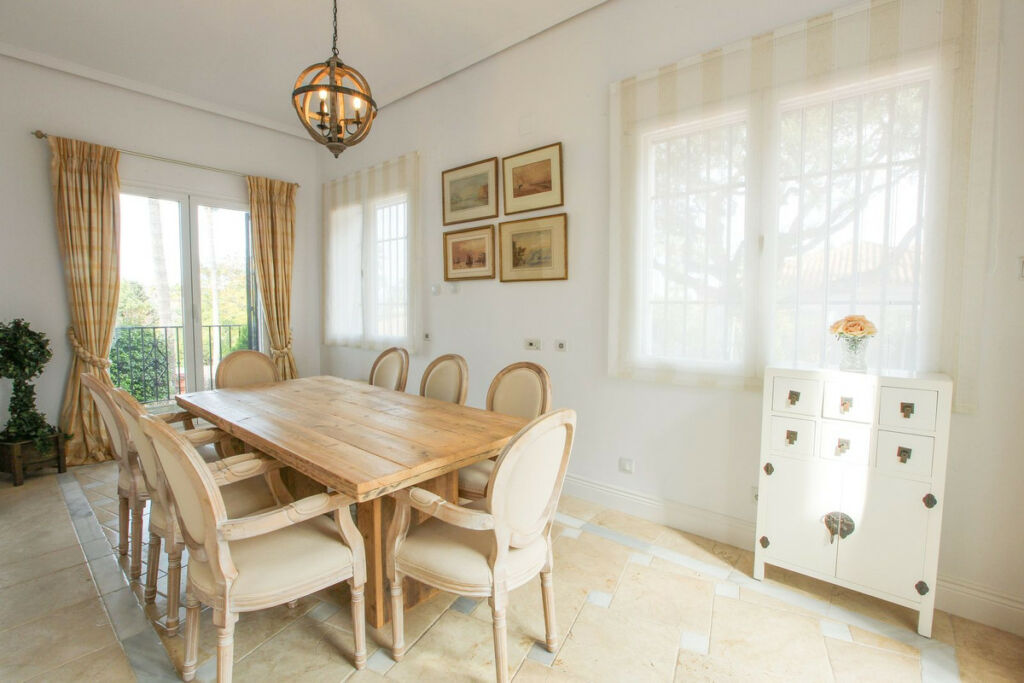 Detached Villa Sotogrande Cádiz - image 20