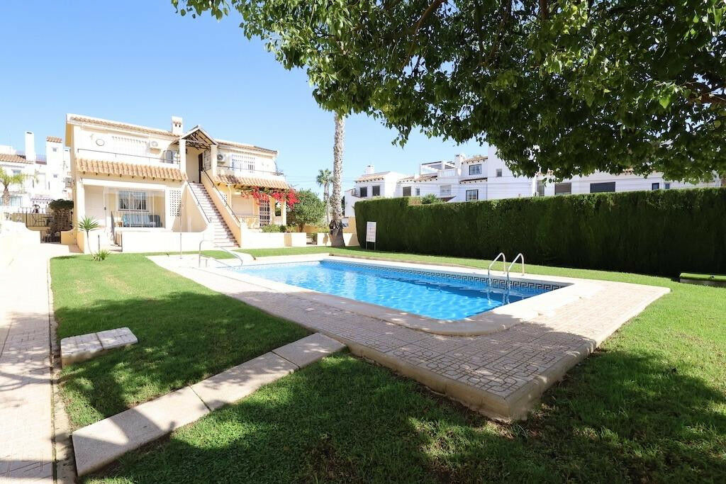 Townhouse Villamartin Alicante - image 20