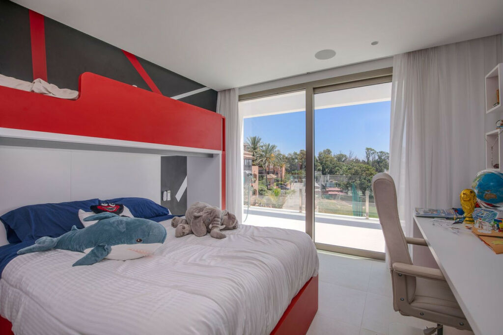 Detached Villa Guadalmina Baja Málaga - image 21
