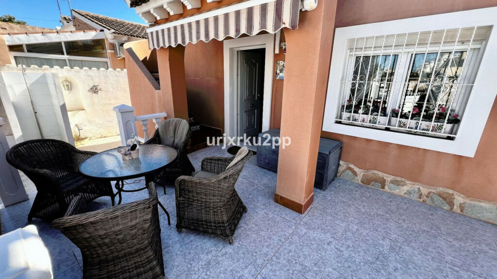 Detached Villa Playa Flamenca Alicante - image 21