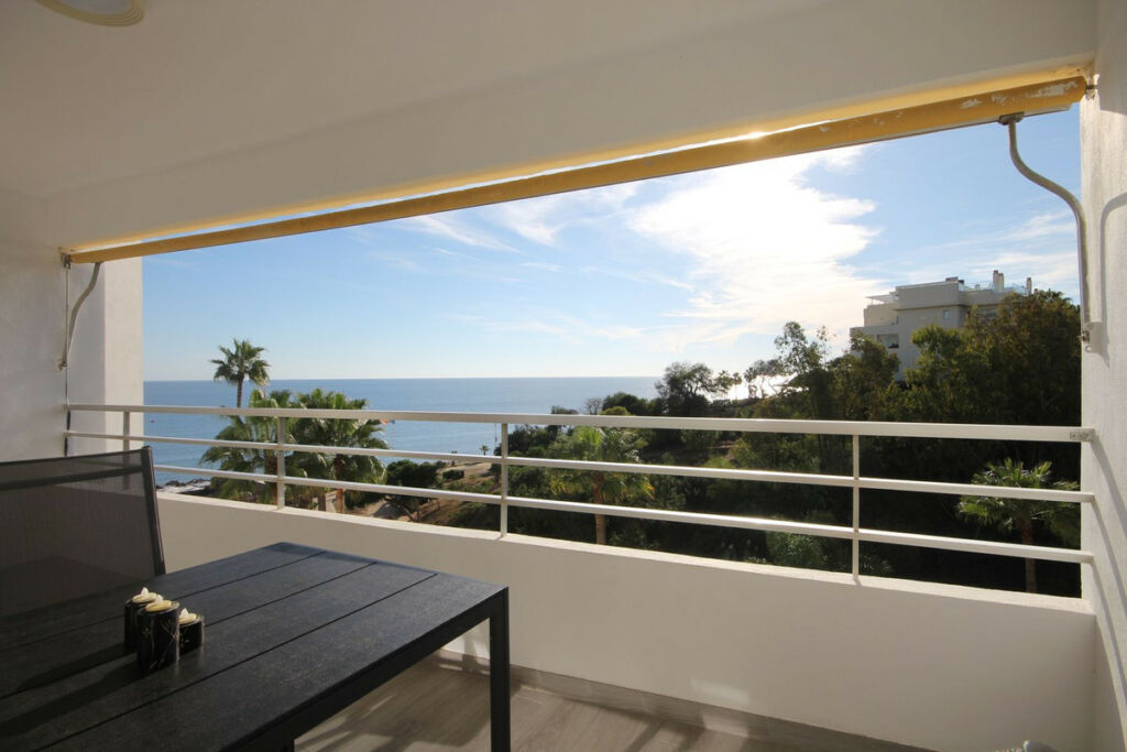 Middle Floor Studio Calahonda Málaga - image 21