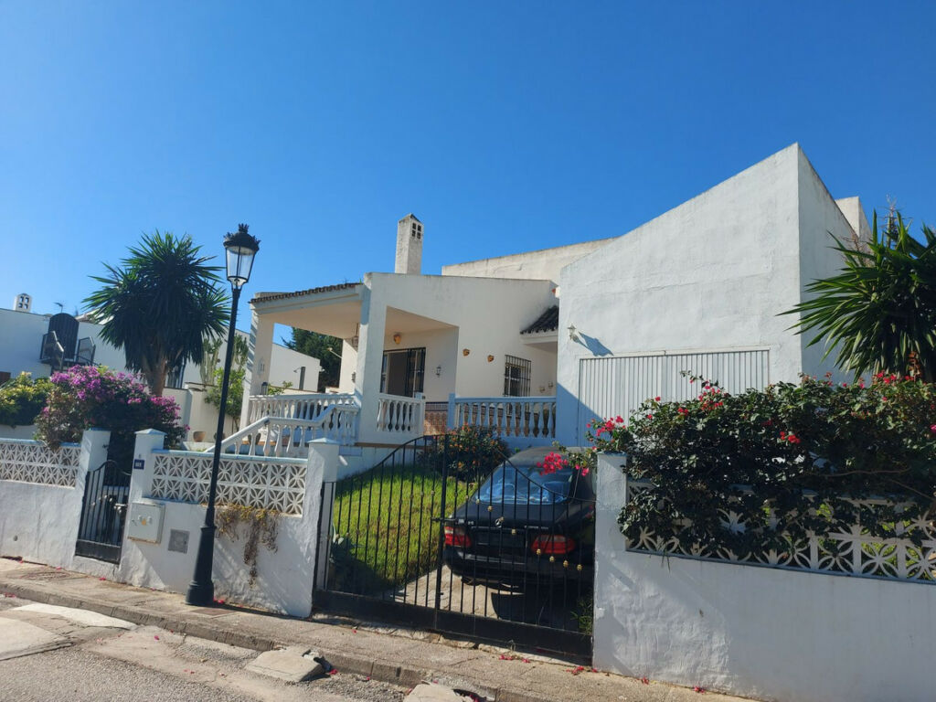 Detached Villa La Duquesa Málaga - image 21