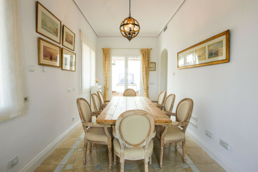 Detached Villa Sotogrande Cádiz - image 21