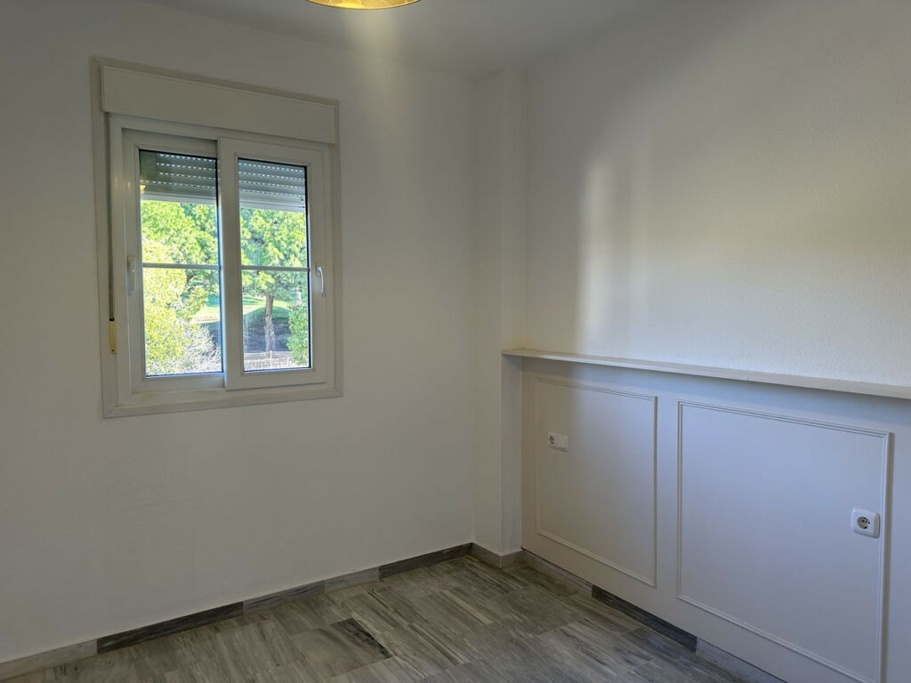 Middle Floor Apartment Cabopino Málaga - image 21