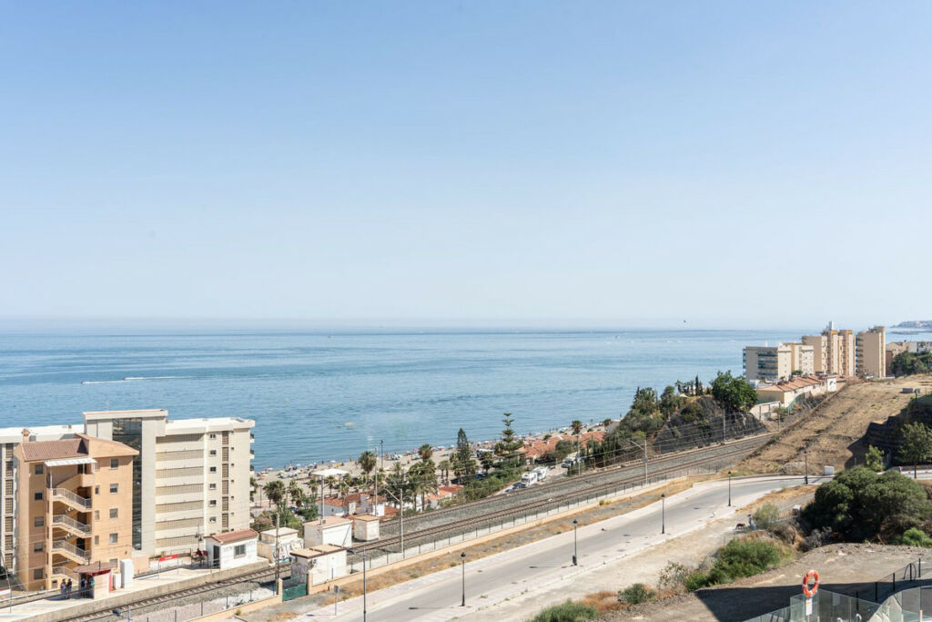 Middle Floor Apartment Fuengirola Málaga - image 21