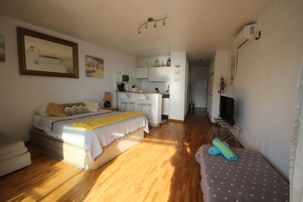 Middle Floor Studio Calahonda Málaga - image 22