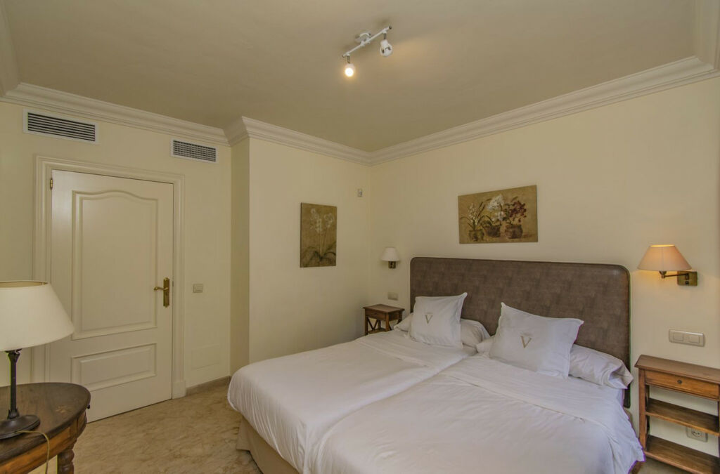 Ground Floor Apartment Puerto Banús Málaga - image 22