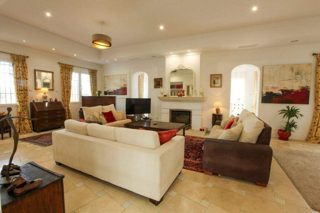 Detached Villa Sotogrande Cádiz - image 23