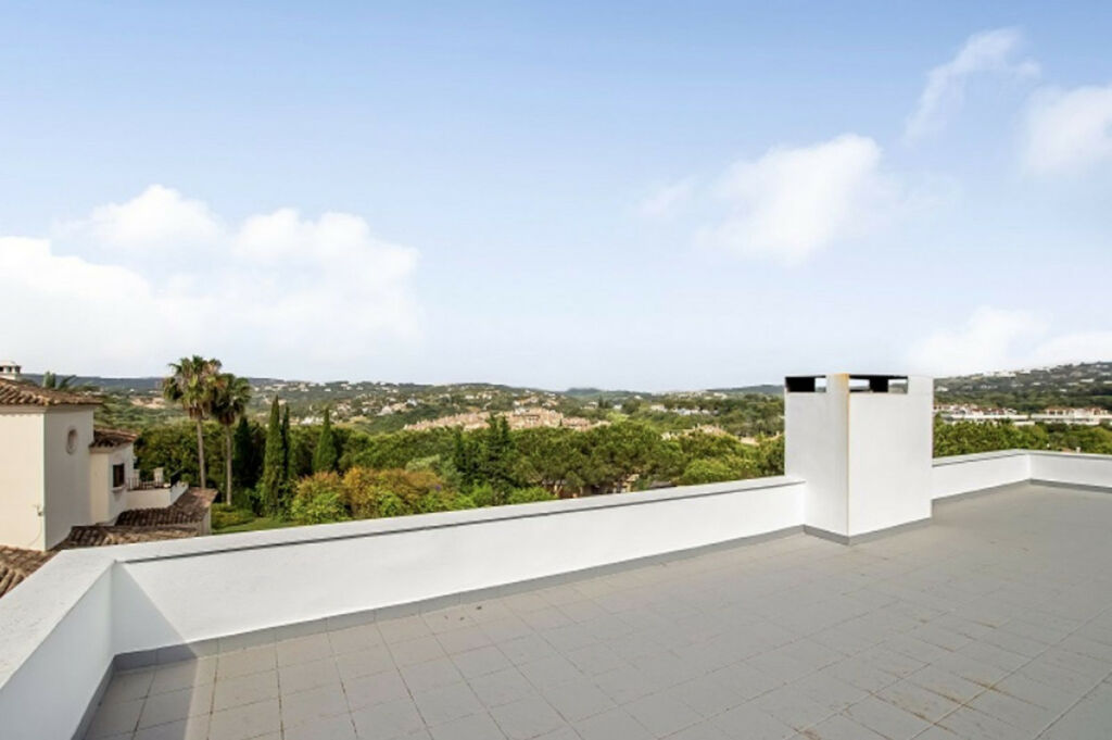 Detached Villa Sotogrande Alto Cádiz - image 23