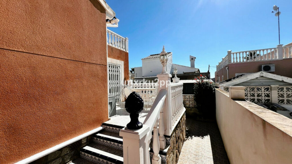 Detached Villa Playa Flamenca Alicante - image 24
