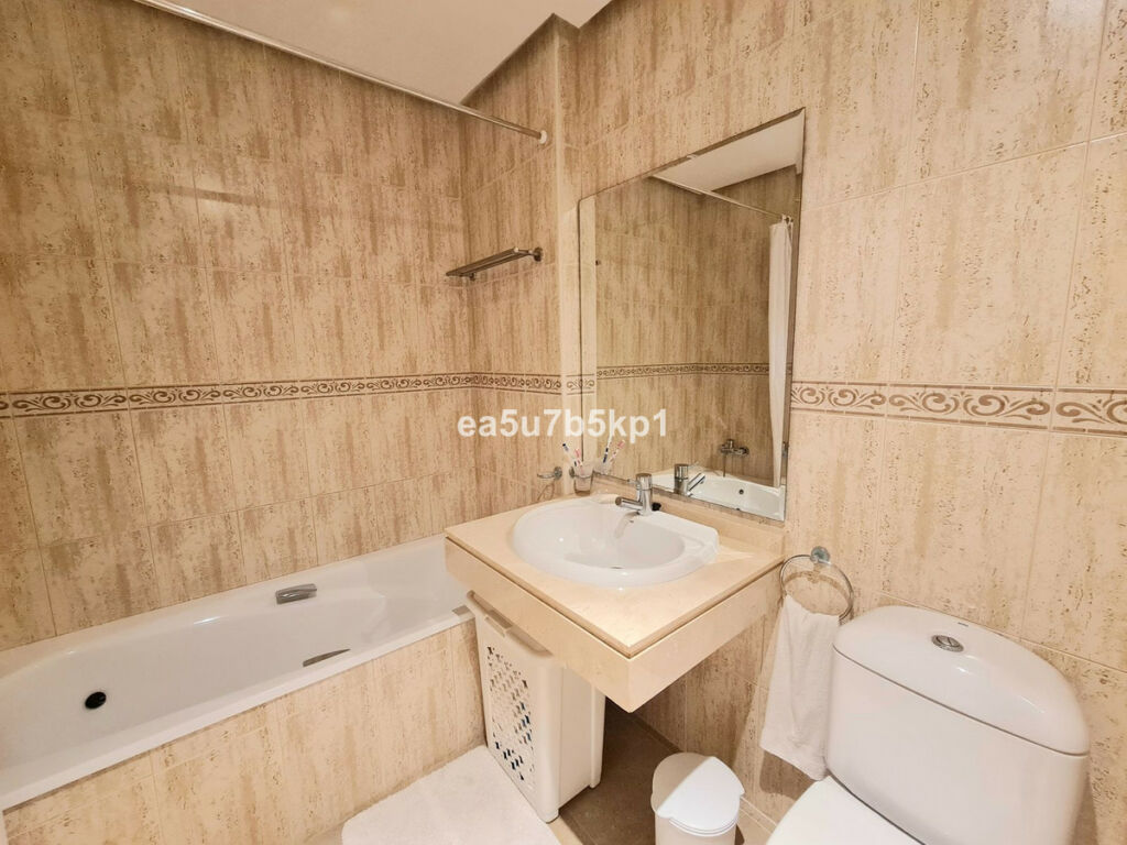 Penthouse Duplex La Duquesa Málaga - image 24