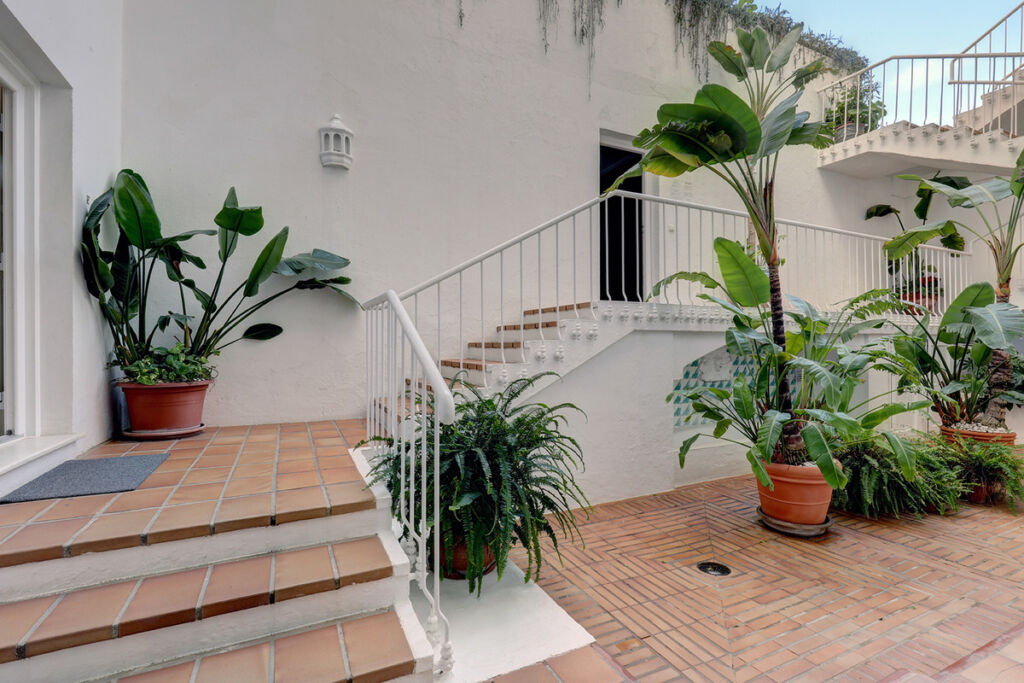 Middle Floor Apartment Nueva Andalucía Málaga - image 24
