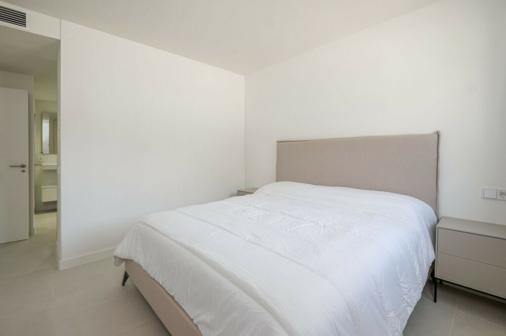 Middle Floor Apartment Carvajal Málaga - image 24