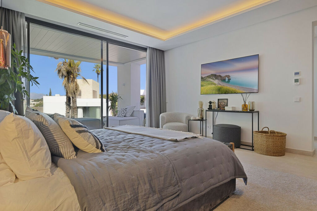 Detached Villa Marbella Málaga - image 25
