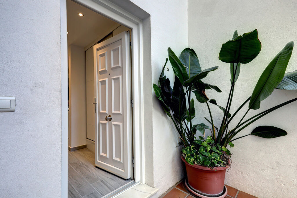 Middle Floor Apartment Nueva Andalucía Málaga - image 25