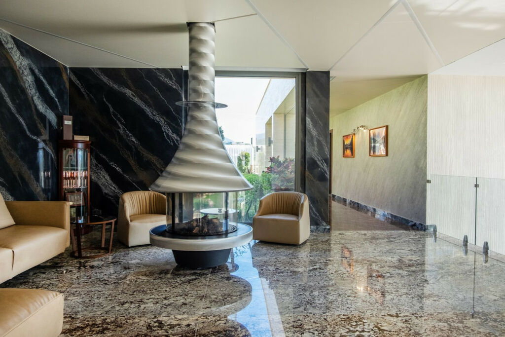 Detached Villa Benahavís Málaga - image 25