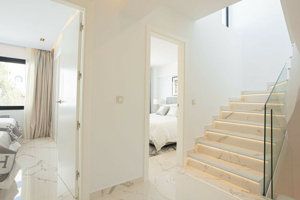Townhouse The Golden Mile Málaga - image 25