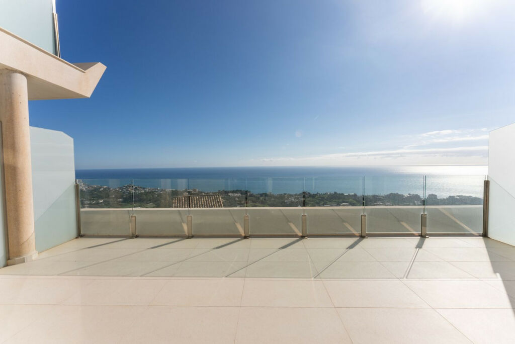 Penthouse Duplex Benalmadena Pueblo Málaga - image 26