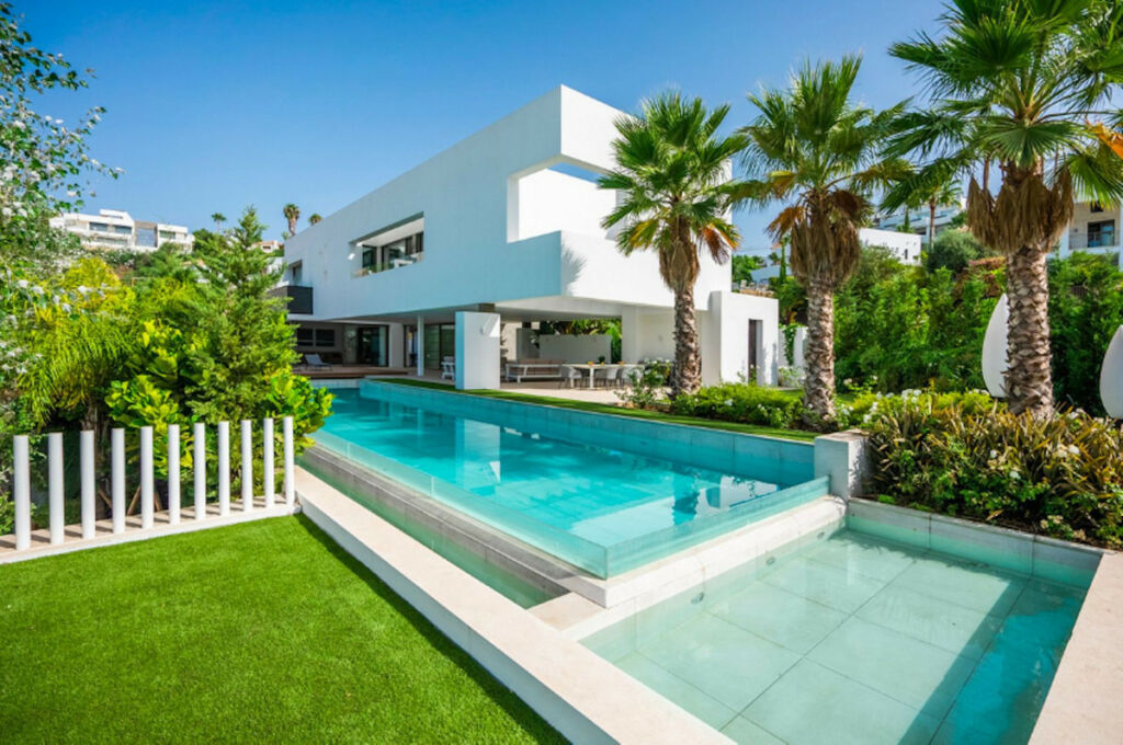 Detached Villa Benahavís Málaga - image 10