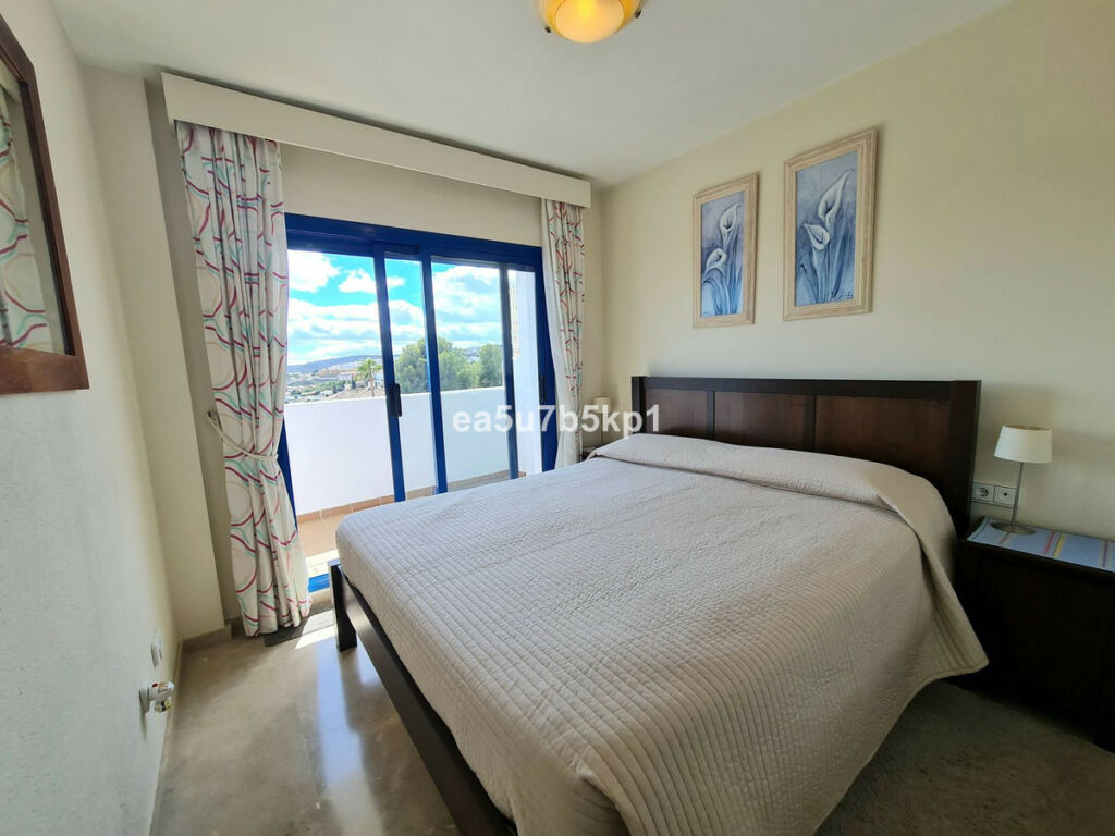 Penthouse Duplex La Duquesa Málaga - image 26