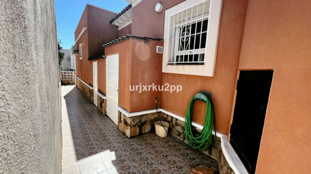 Detached Villa Playa Flamenca Alicante - image 26