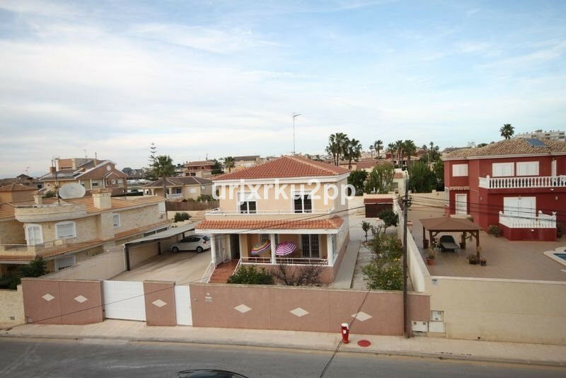 Detached Villa Aguas Nuevas Alicante - image 27